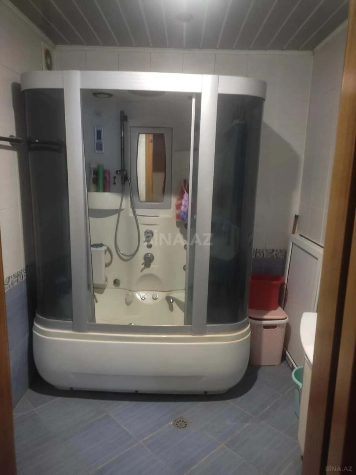 Satılır 3 otaqlı mənzil 136 m²