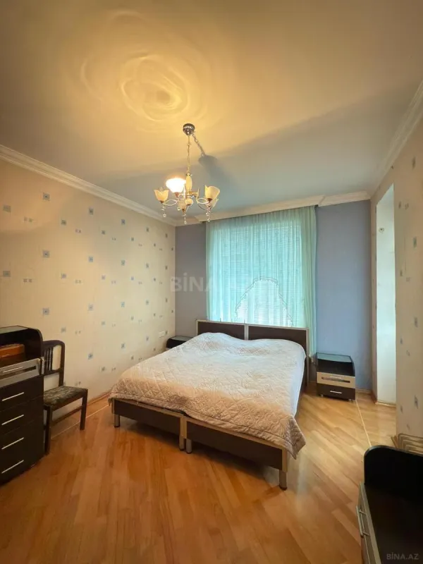 Satılır 3 otaqlı mənzil 136 m²