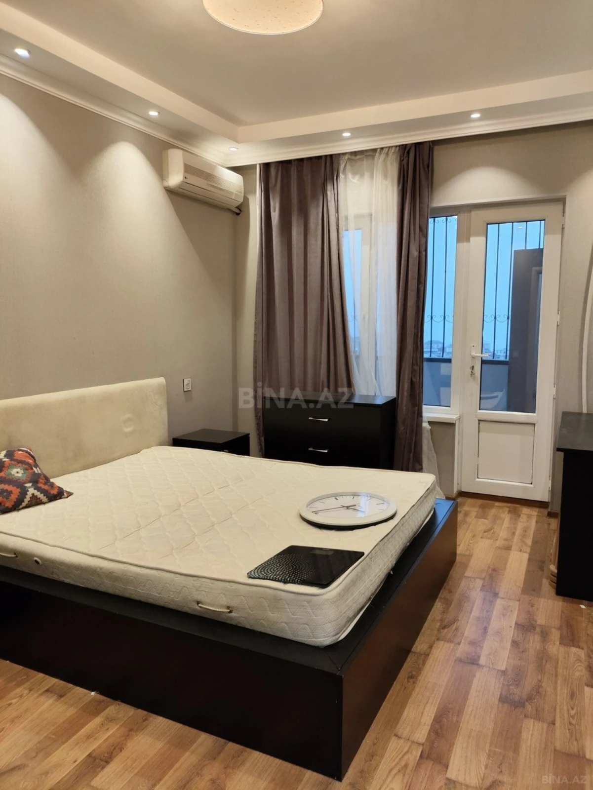 Satılır 2 otaqlı mənzil 60 m²