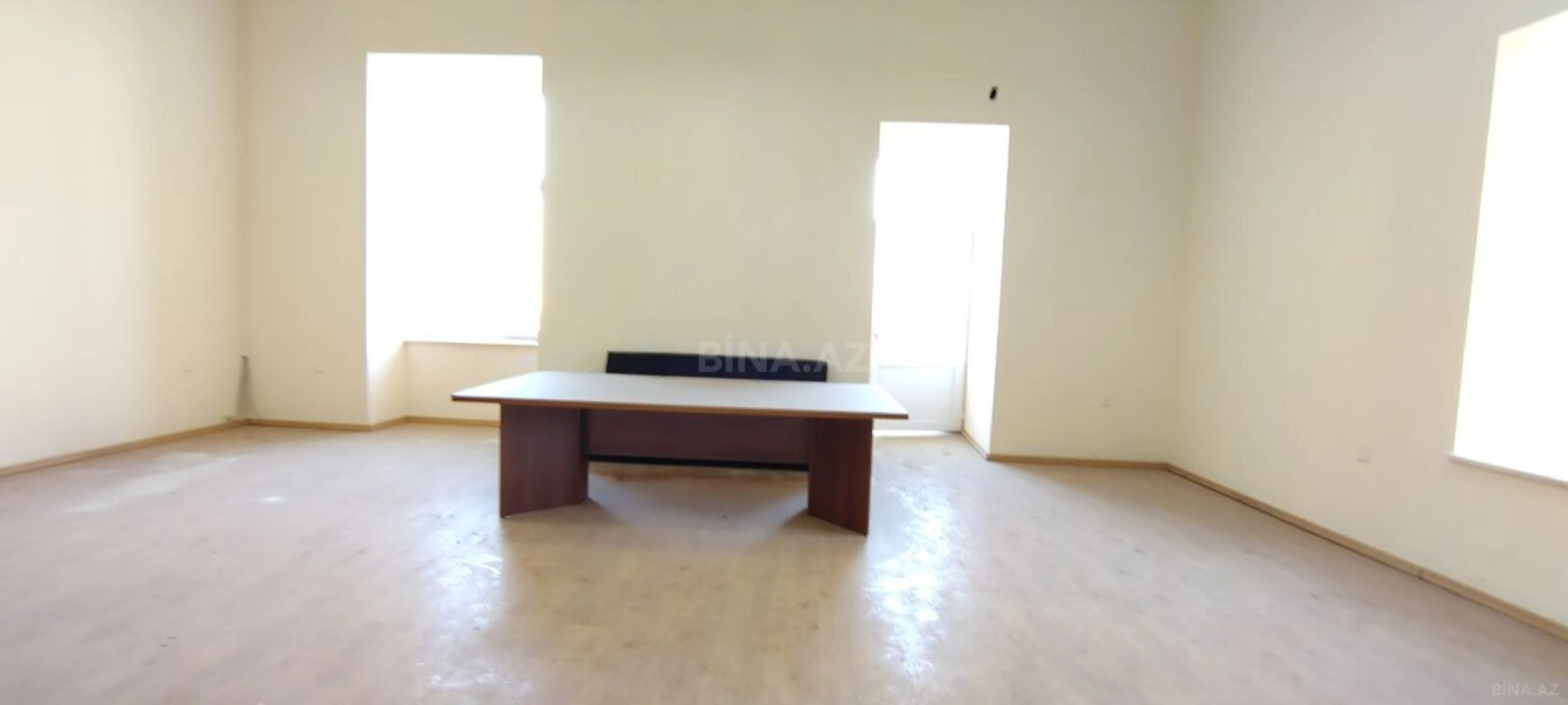 Satılır obyekt 290 m²