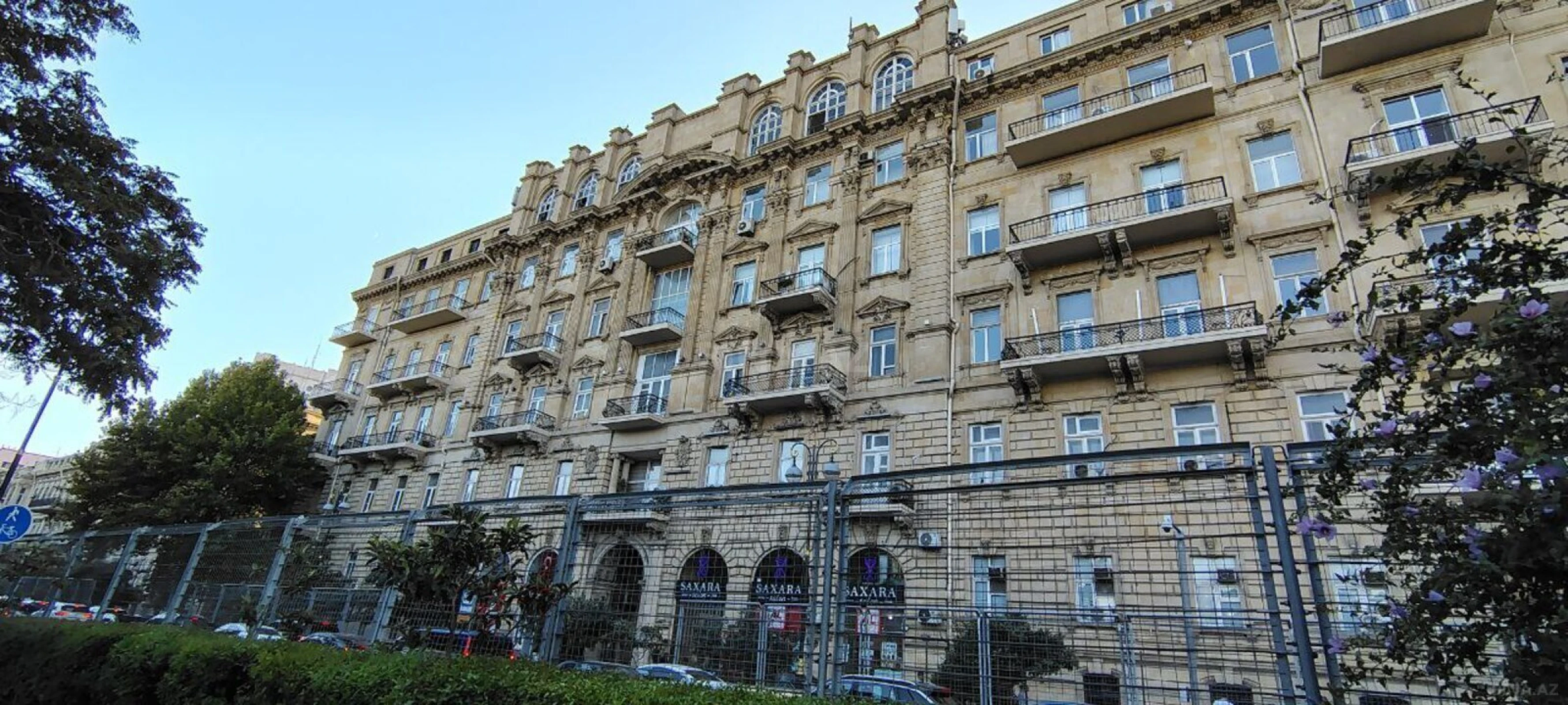 Satılır obyekt 290 m²