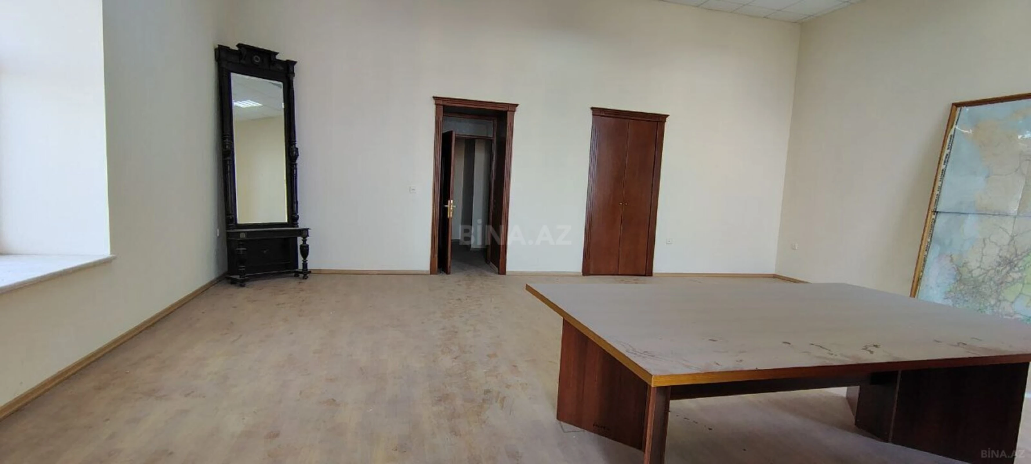 Satılır obyekt 290 m²