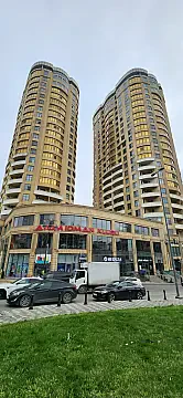 Kirayə verilir 4 otaqlı mənzil 200 m² — Bakı, Nizami 4 otaq 200.00 m²