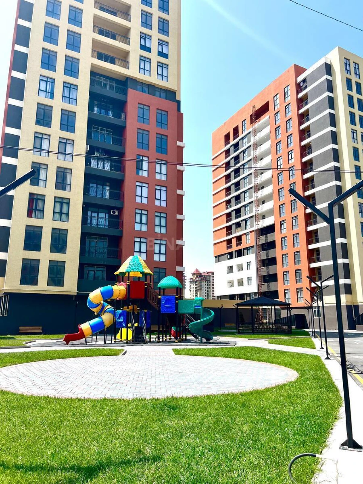 Satılır 2 otaqlı mənzil 68 m²