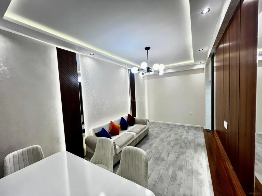 Satılır 2 otaqlı mənzil 68 m²