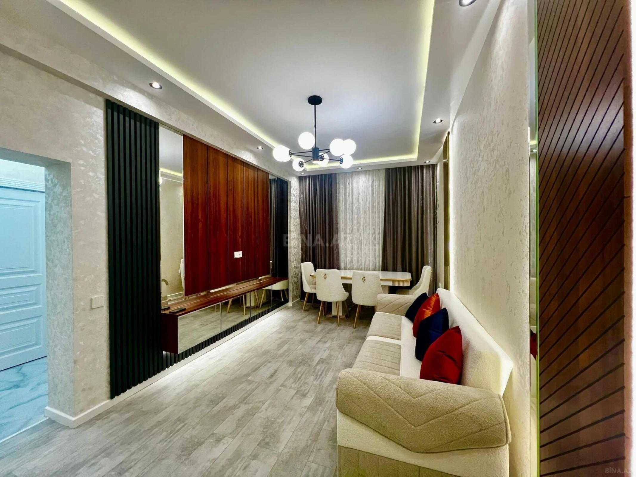 Satılır 2 otaqlı mənzil 68 m²