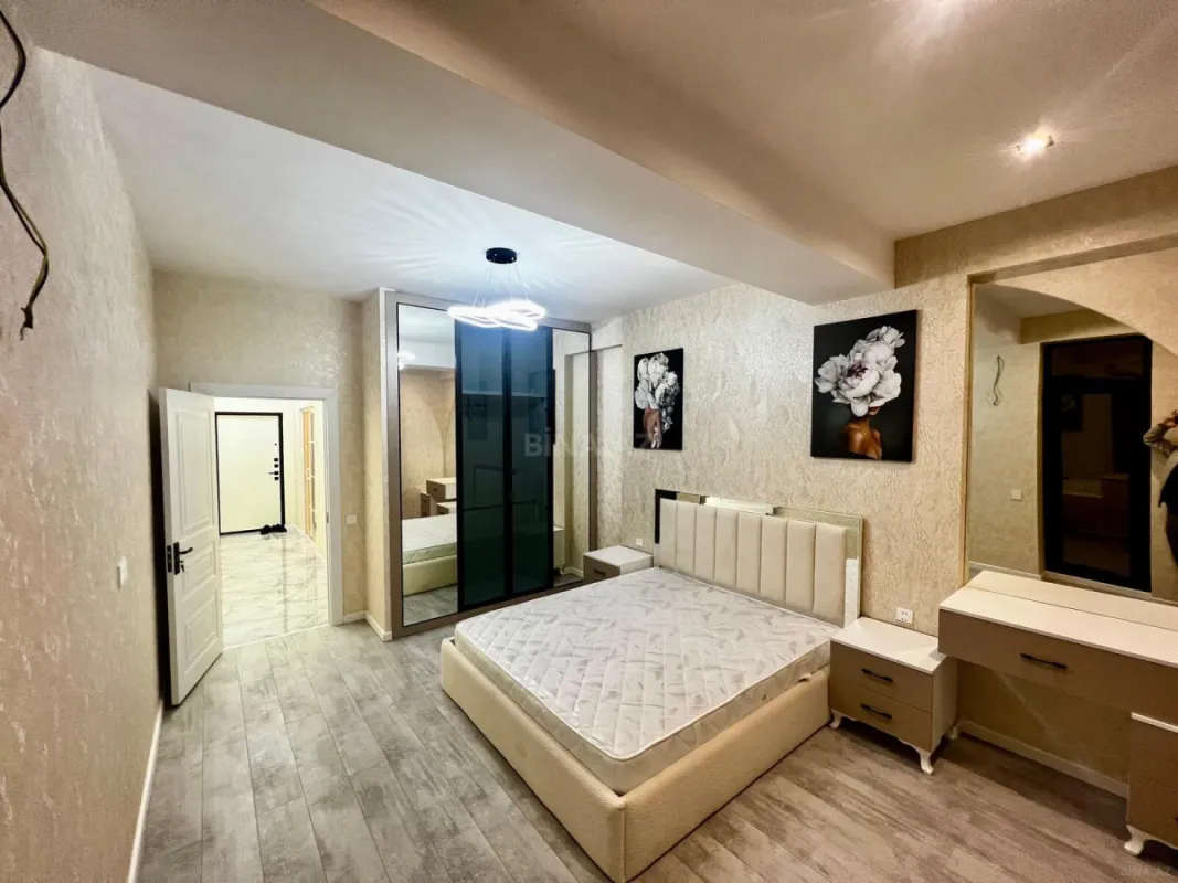 Satılır 2 otaqlı mənzil 68 m²