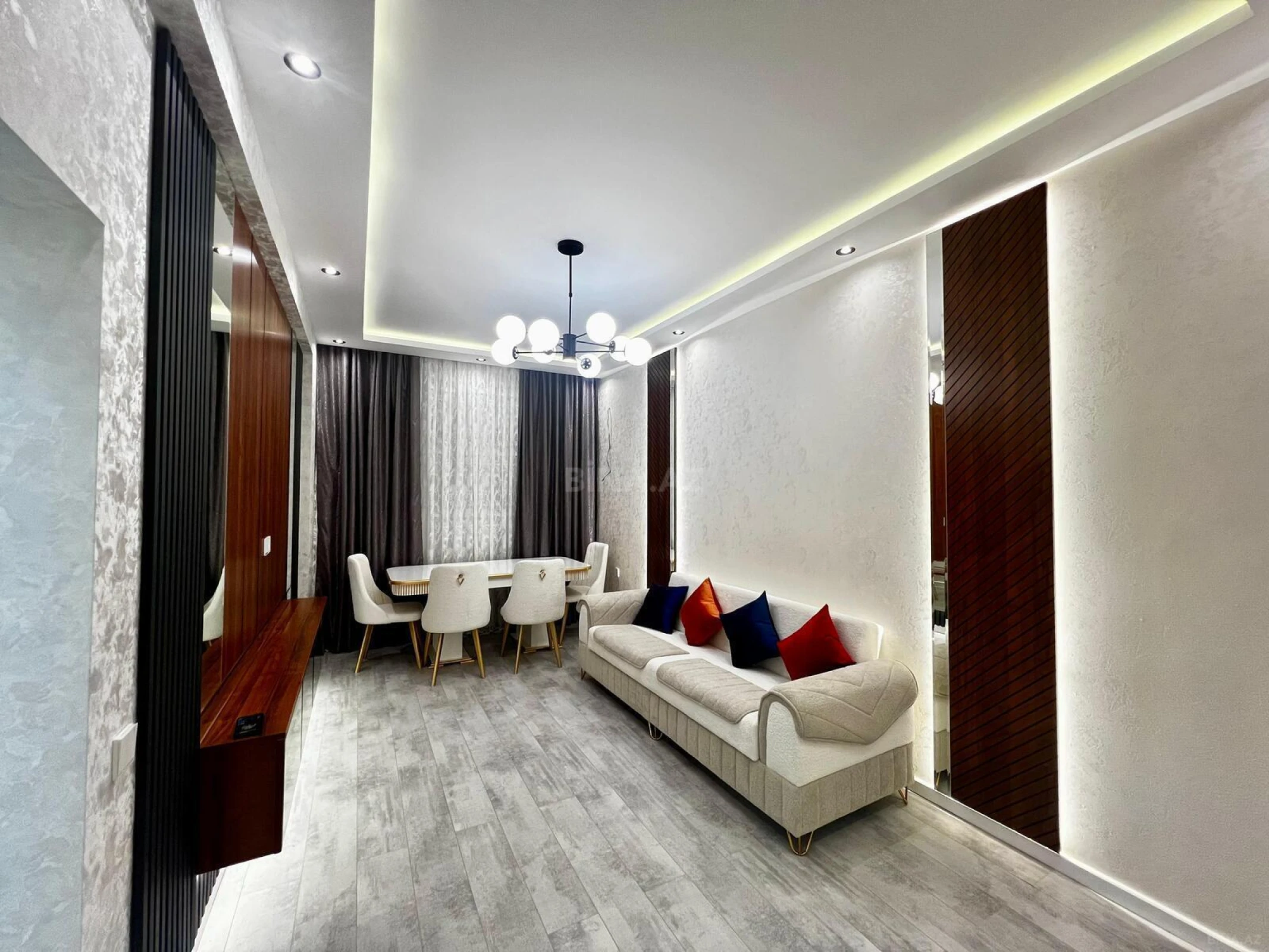 Satılır 2 otaqlı mənzil 68 m²