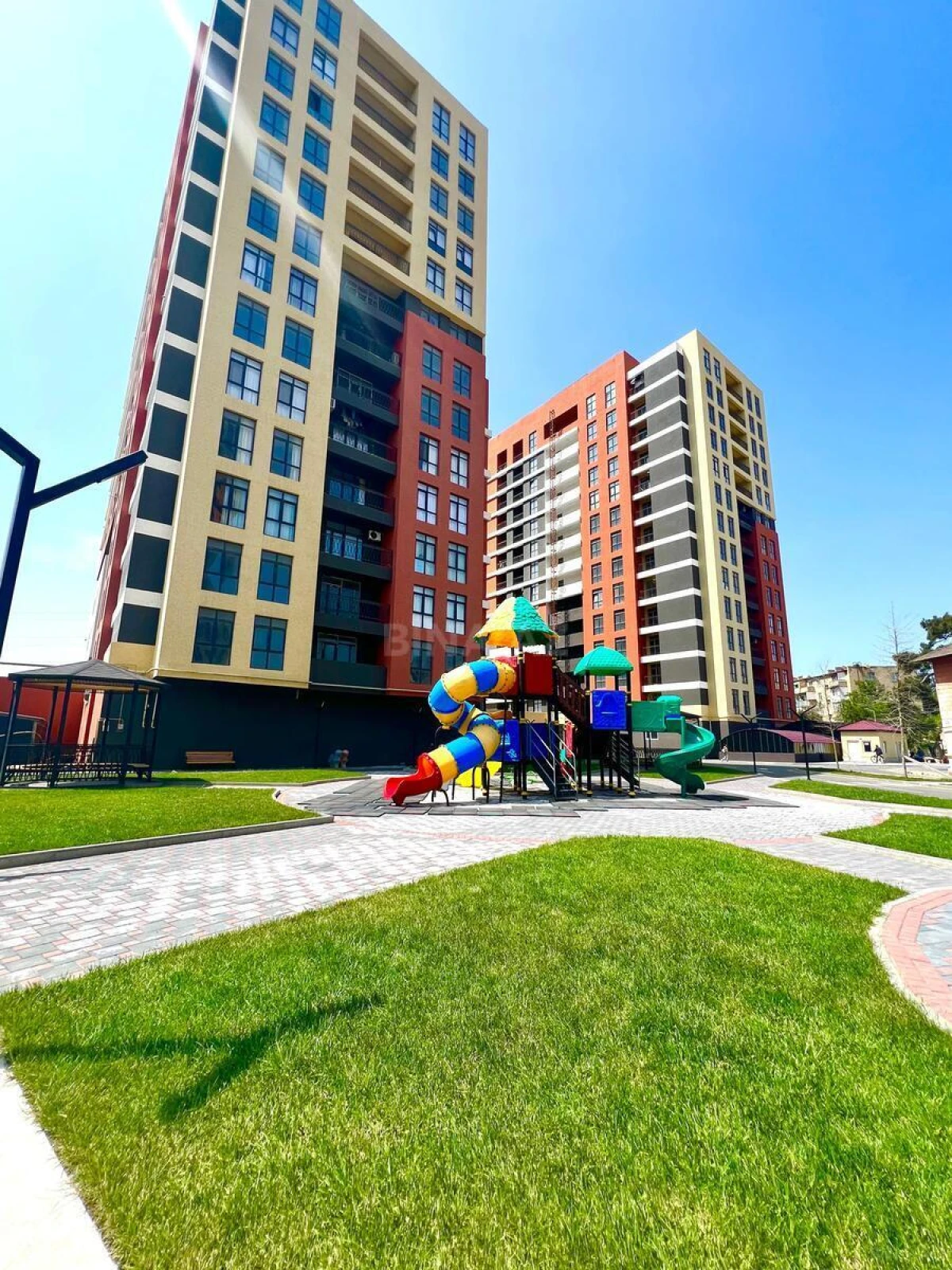 Satılır 2 otaqlı mənzil 68 m²