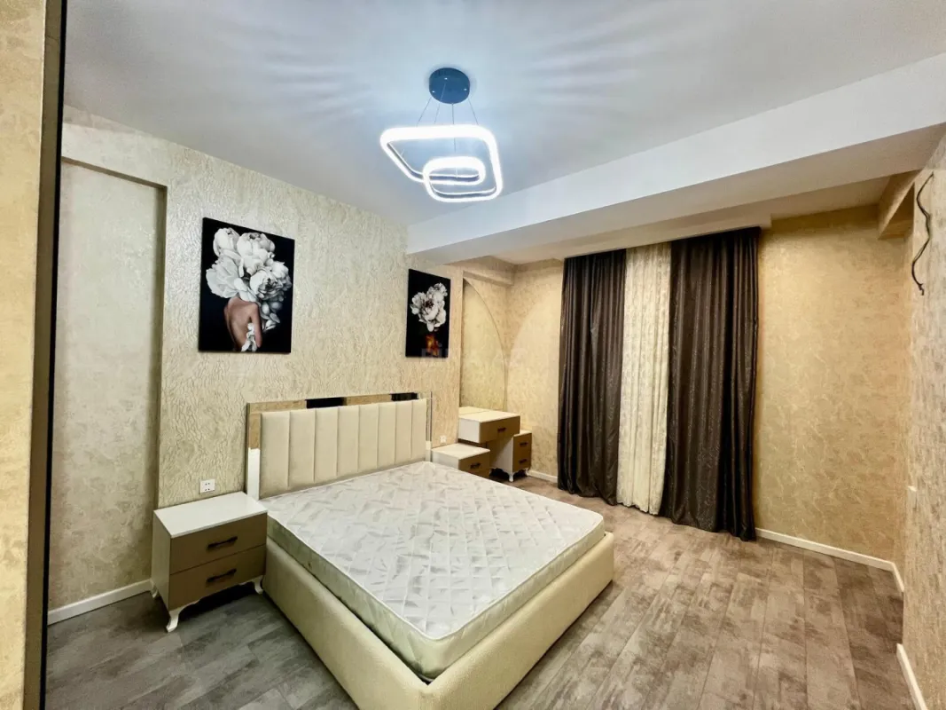 Satılır 2 otaqlı mənzil 68 m²