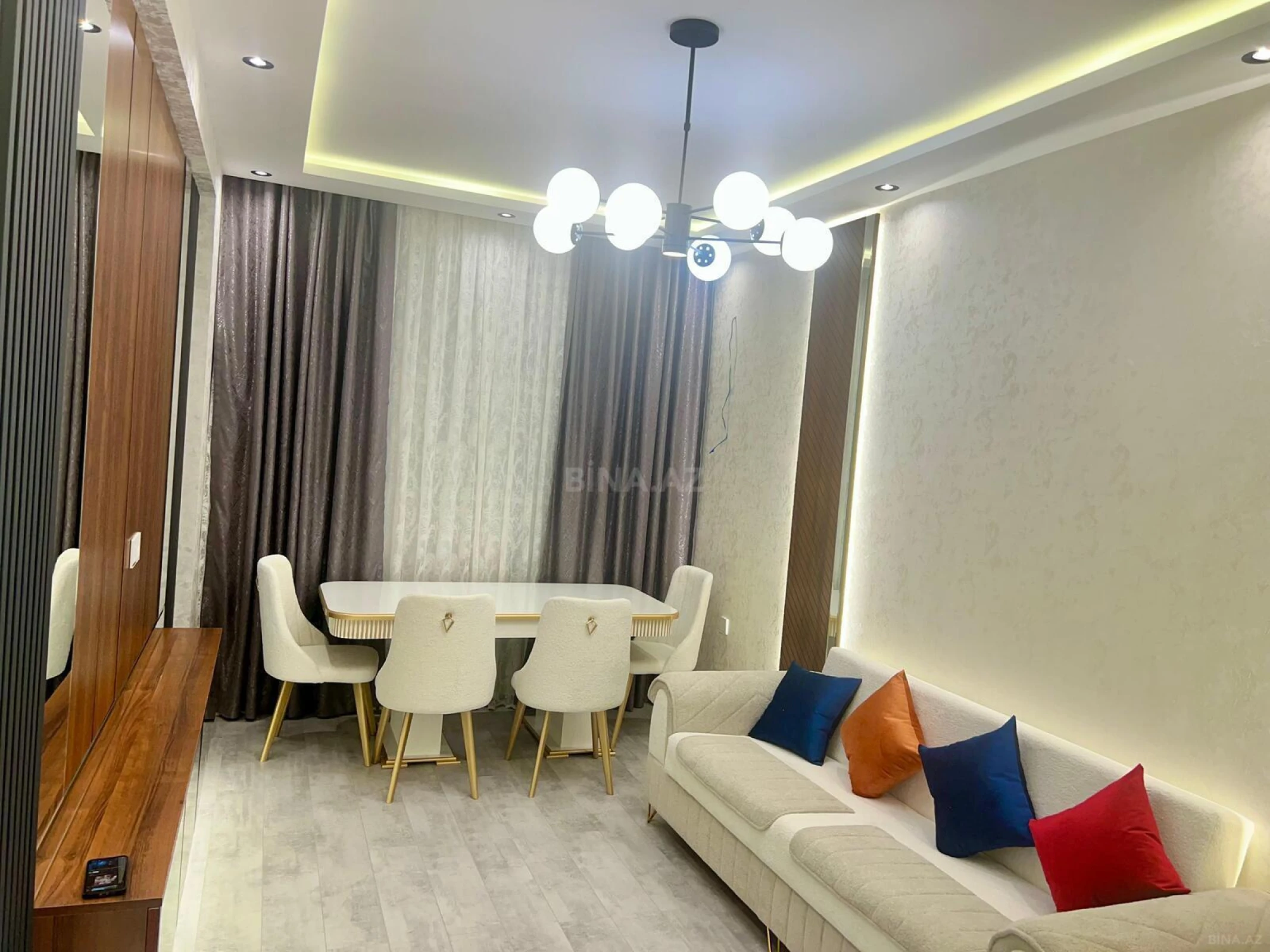 Satılır 2 otaqlı mənzil 68 m²