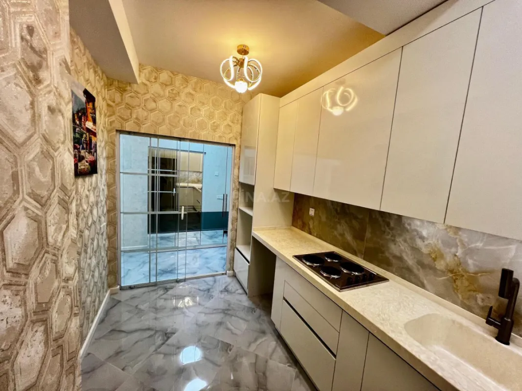 Satılır 2 otaqlı mənzil 68 m²