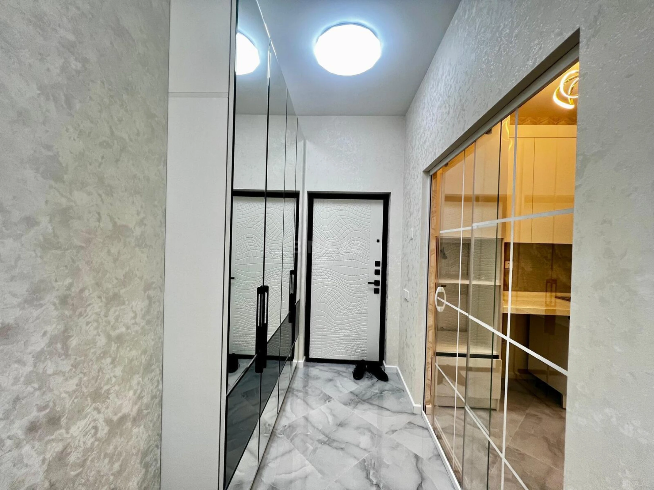Satılır 2 otaqlı mənzil 68 m²