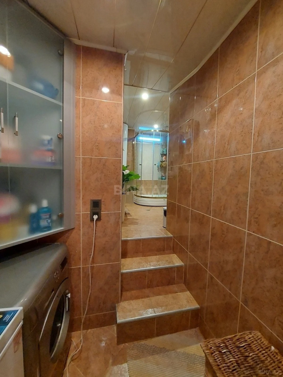 Satılır 5 otaqlı mənzil 140 m²