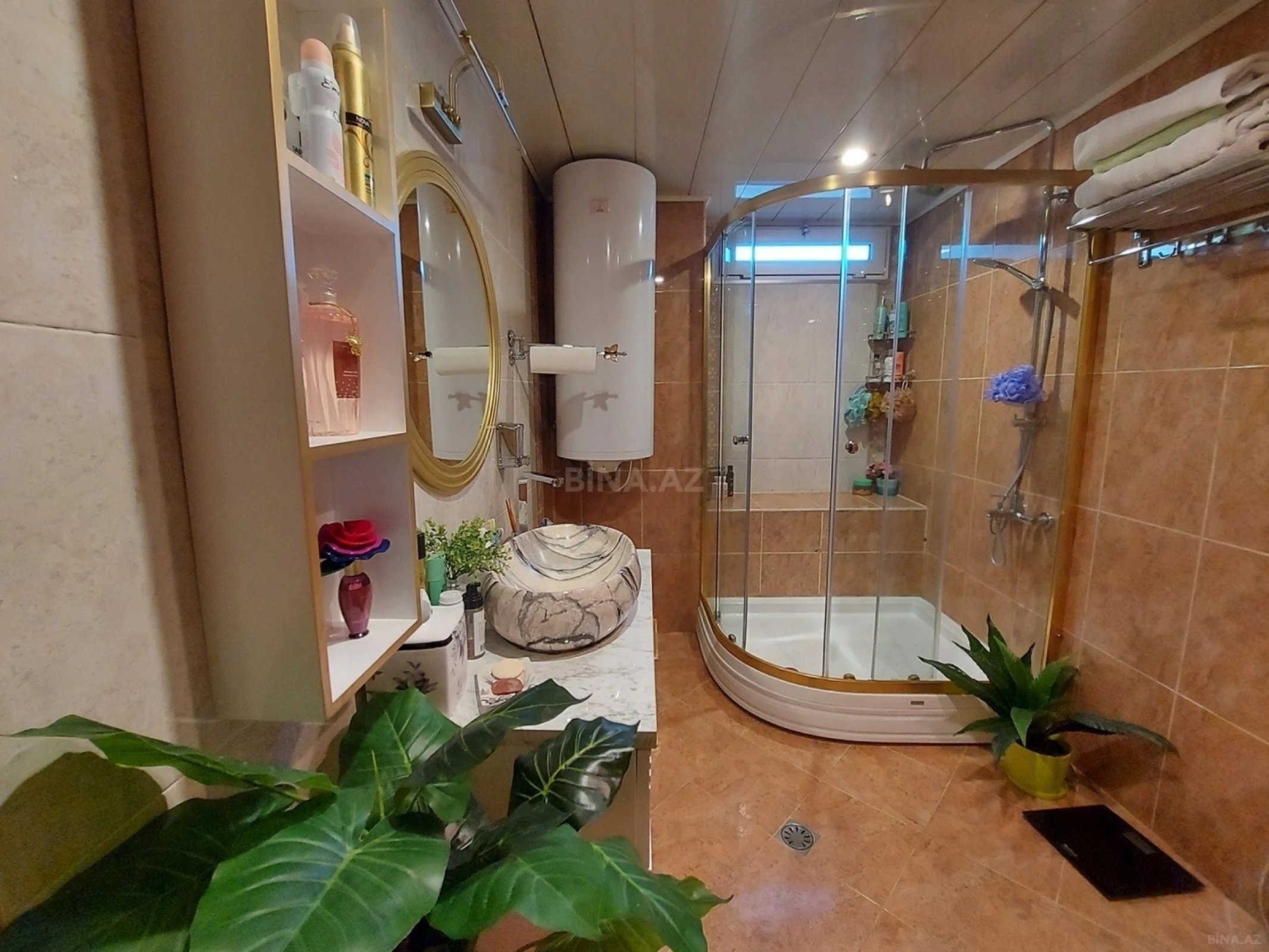 Satılır 5 otaqlı mənzil 140 m²