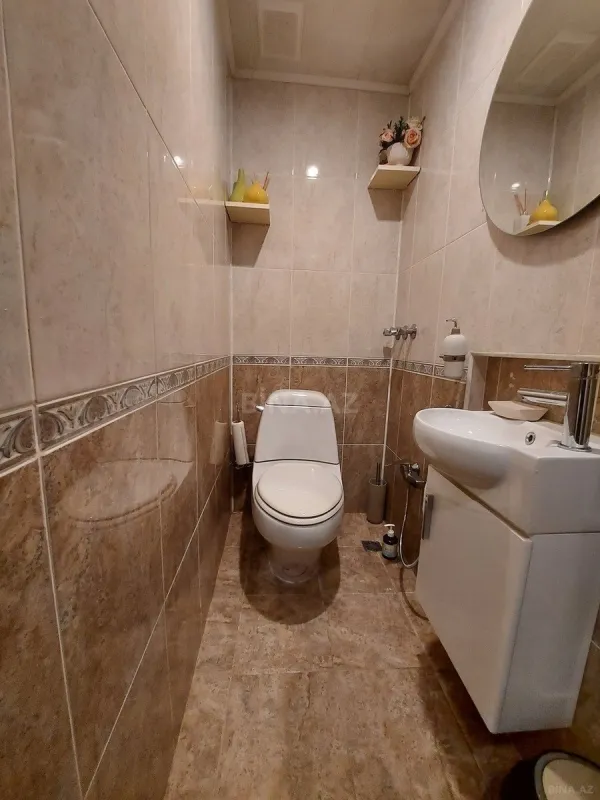 Satılır 5 otaqlı mənzil 140 m²