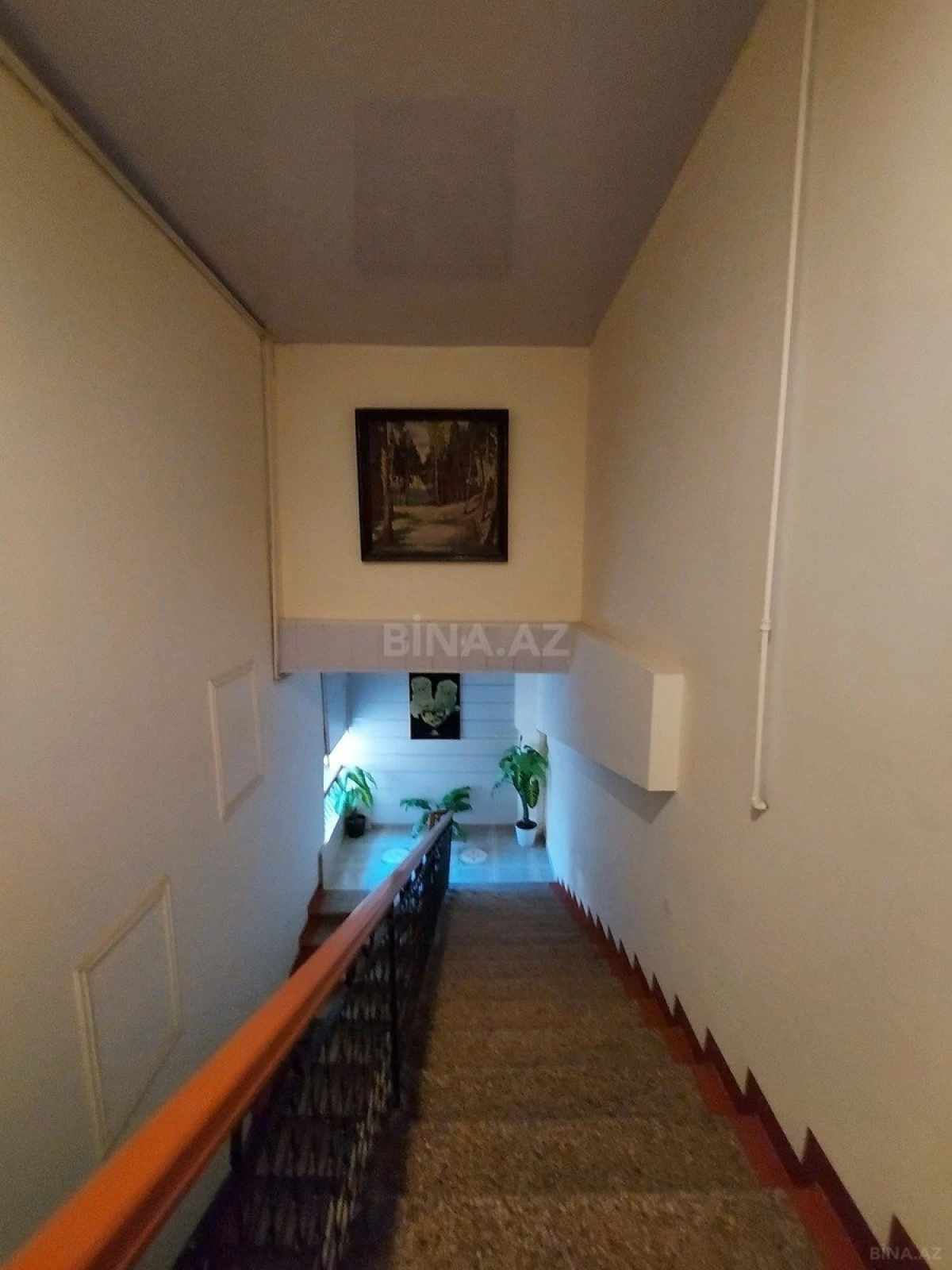 Satılır 5 otaqlı mənzil 140 m²