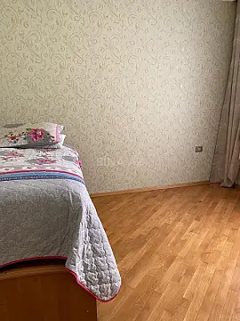 Satılır 10 otaqlı həyət evi 400 m²