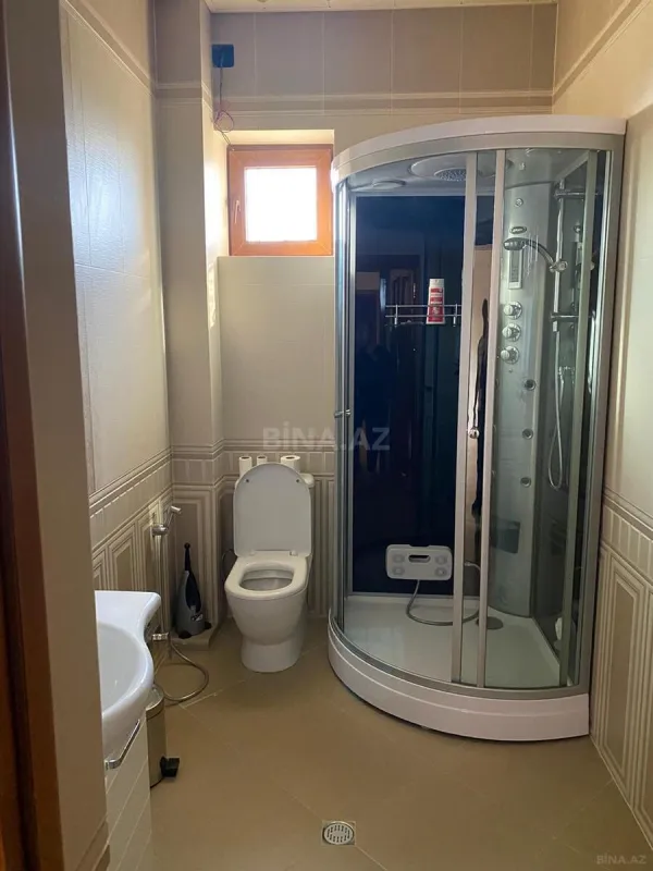 Satılır 10 otaqlı həyət evi 400 m²