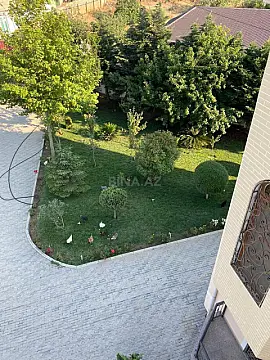 Satılır 10 otaqlı həyət evi 400 m²