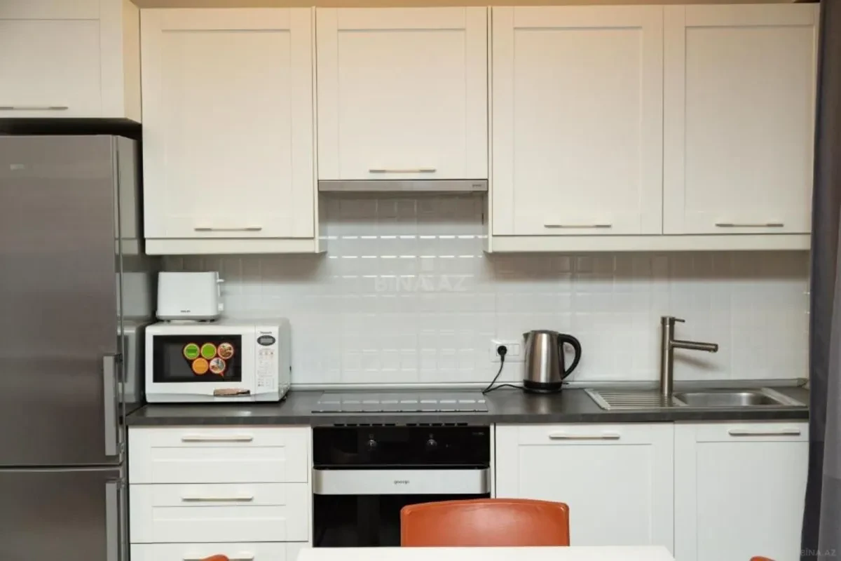 Kirayə verilir 2 otaqlı mənzil 84 m²