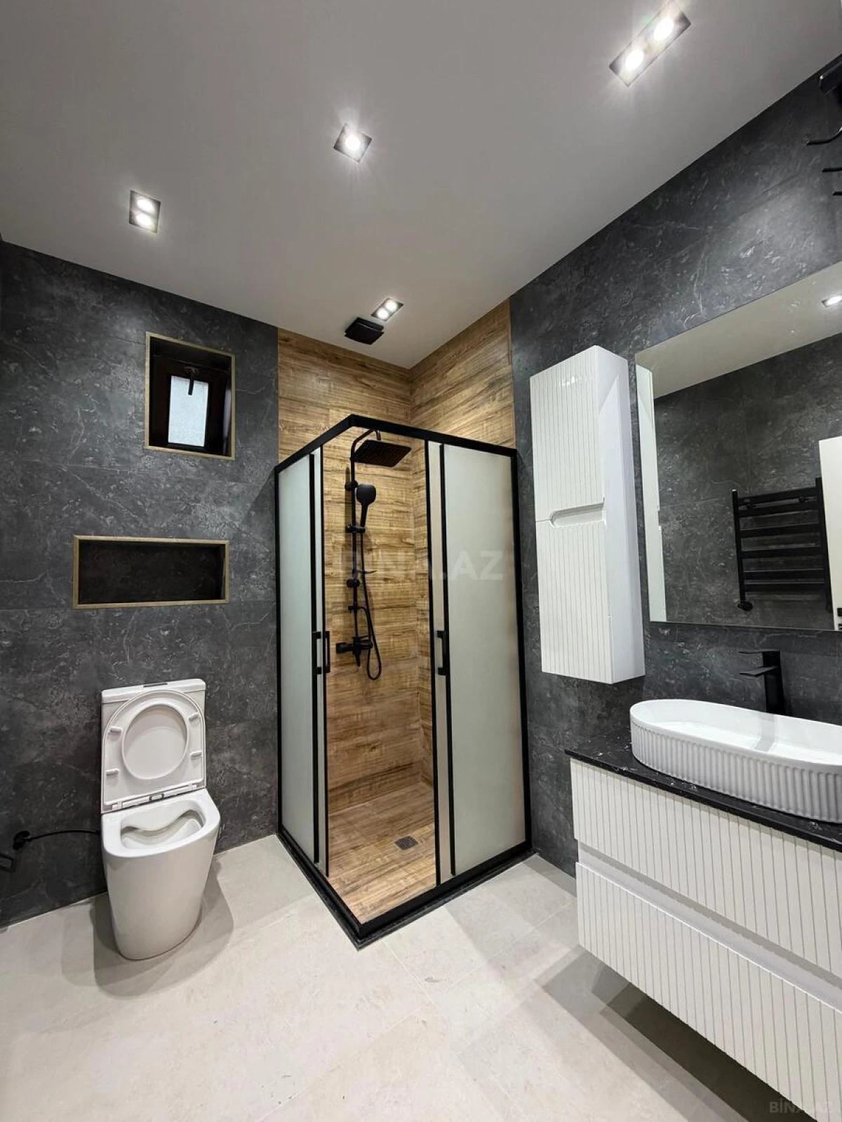 Satılır 5 otaqlı həyət evi 190 m²