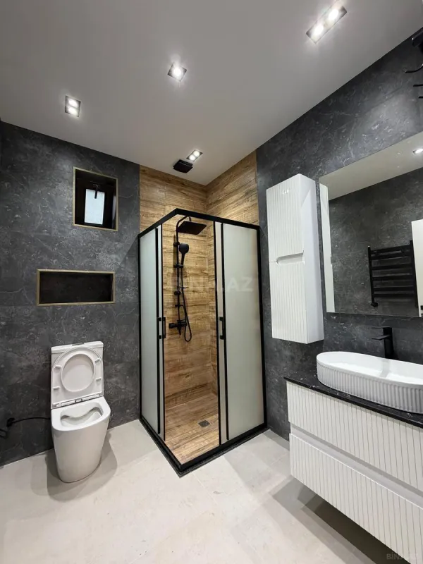 Satılır 5 otaqlı həyət evi 190 m²