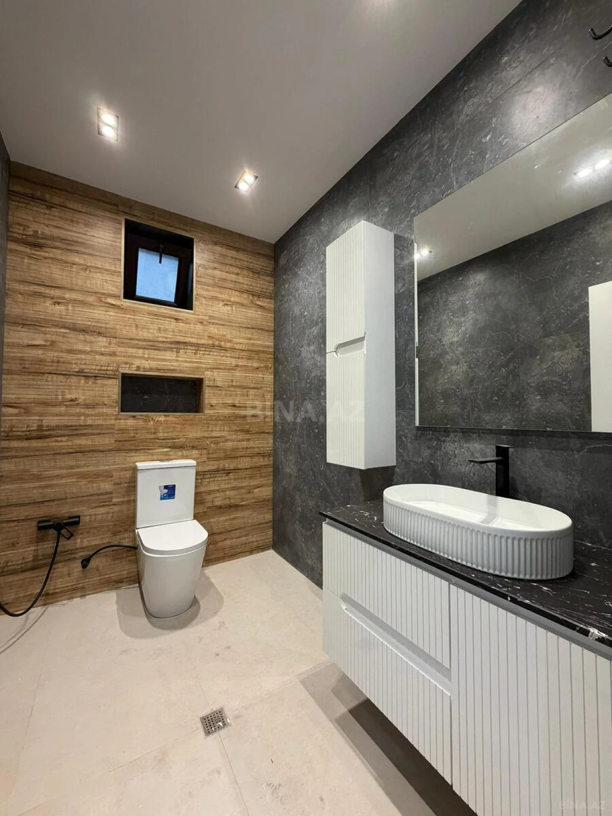 Satılır 5 otaqlı həyət evi 190 m²