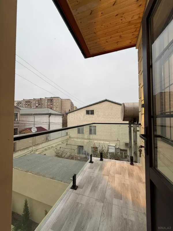 Satılır 5 otaqlı həyət evi 190 m²
