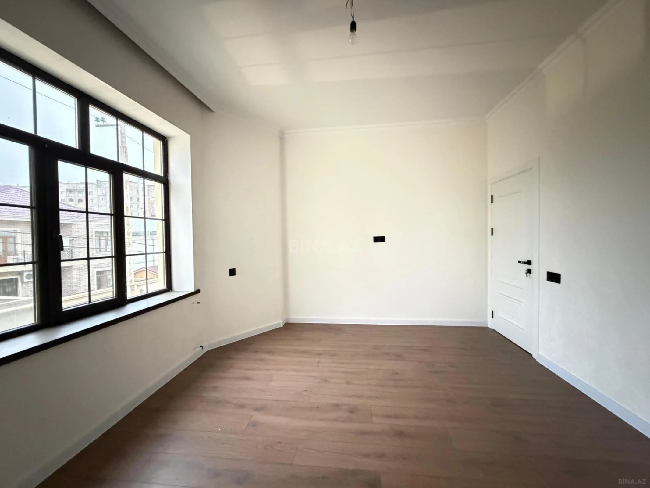 Satılır 5 otaqlı həyət evi 190 m²