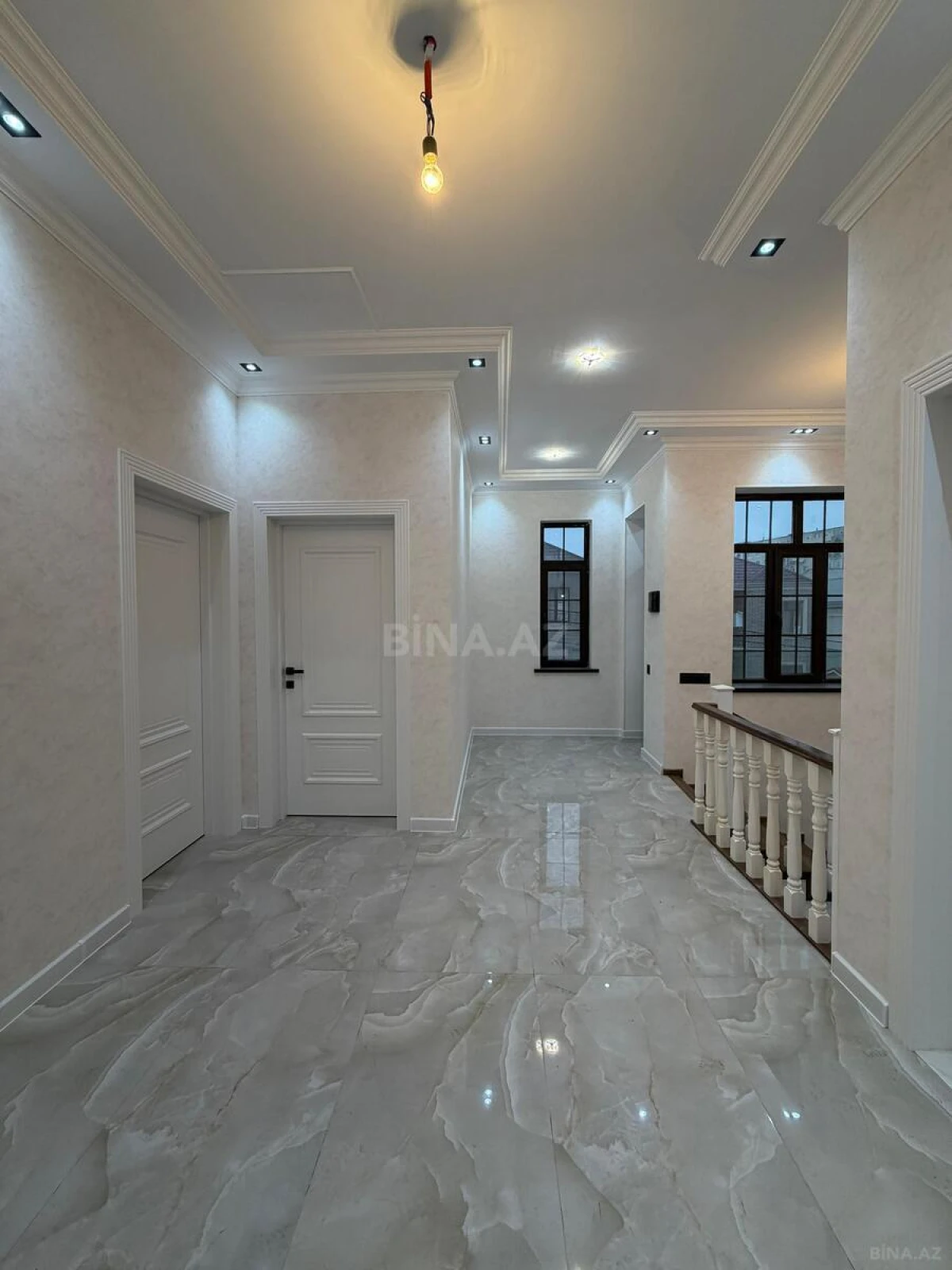 Satılır 5 otaqlı həyət evi 190 m²