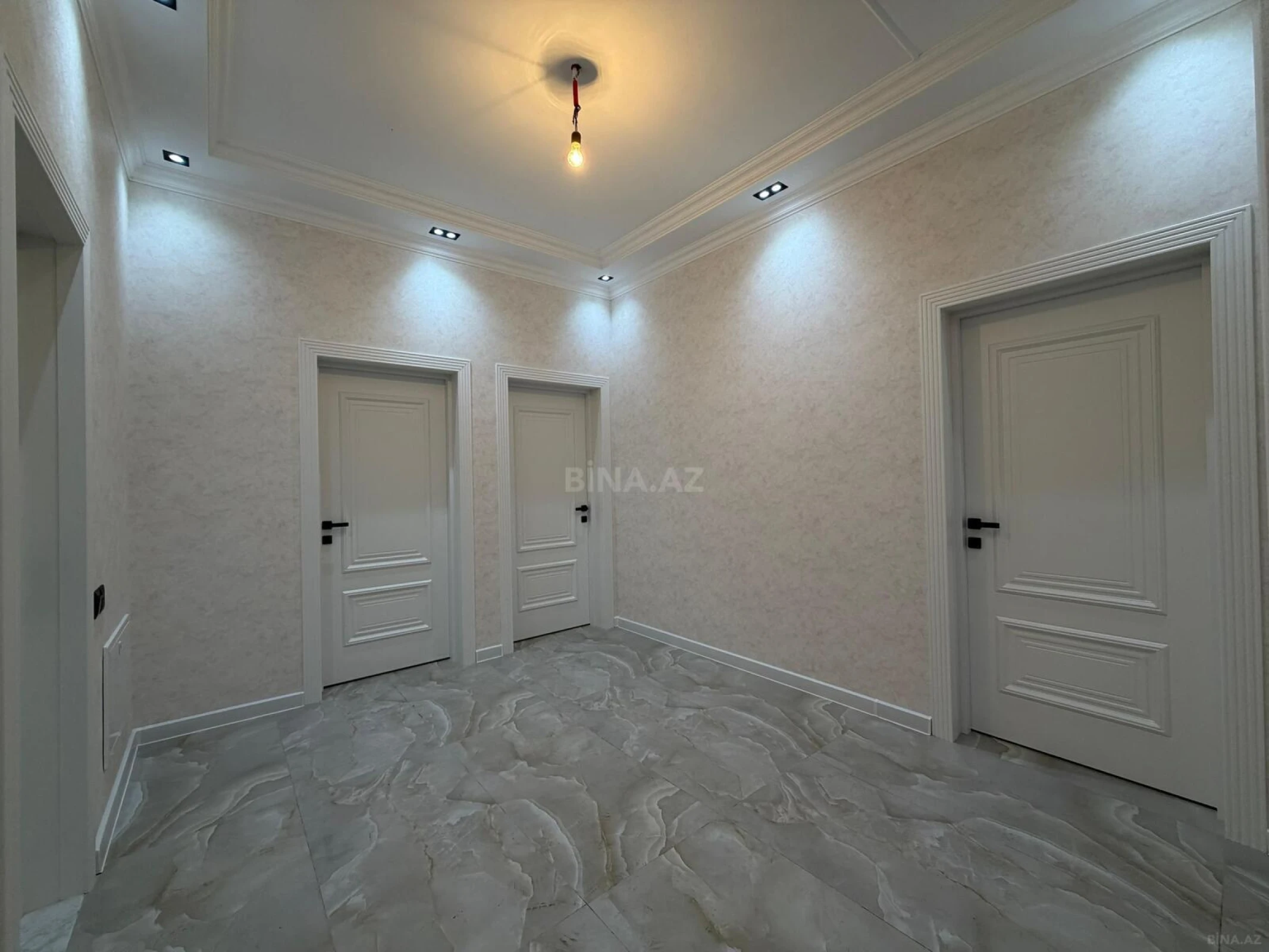 Satılır 5 otaqlı həyət evi 190 m²