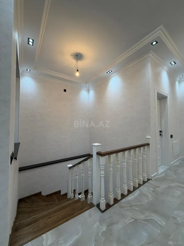 Satılır 5 otaqlı həyət evi 190 m²