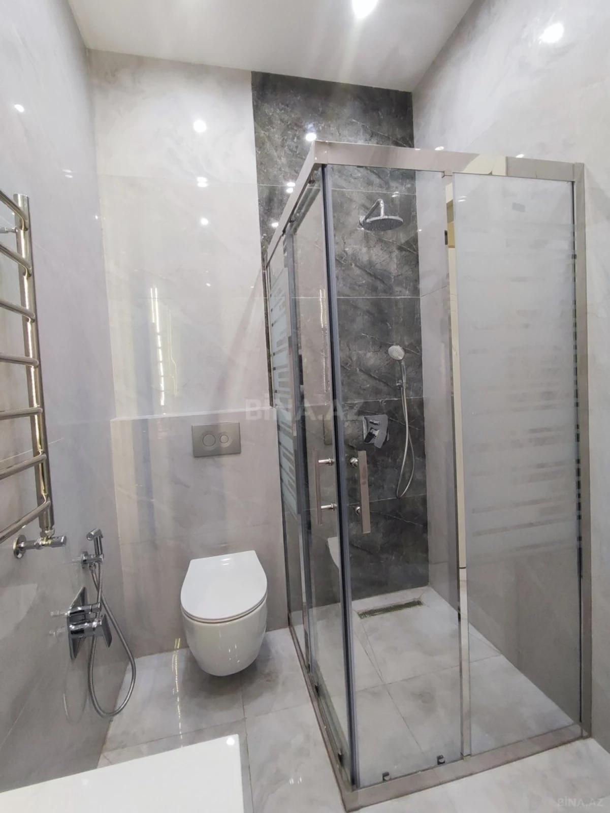 Satılır 2 otaqlı mənzil 64 m²