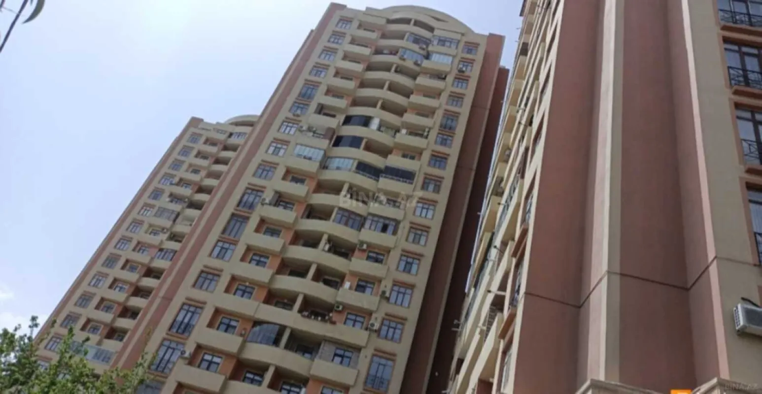 Satılır obyekt 465 m²