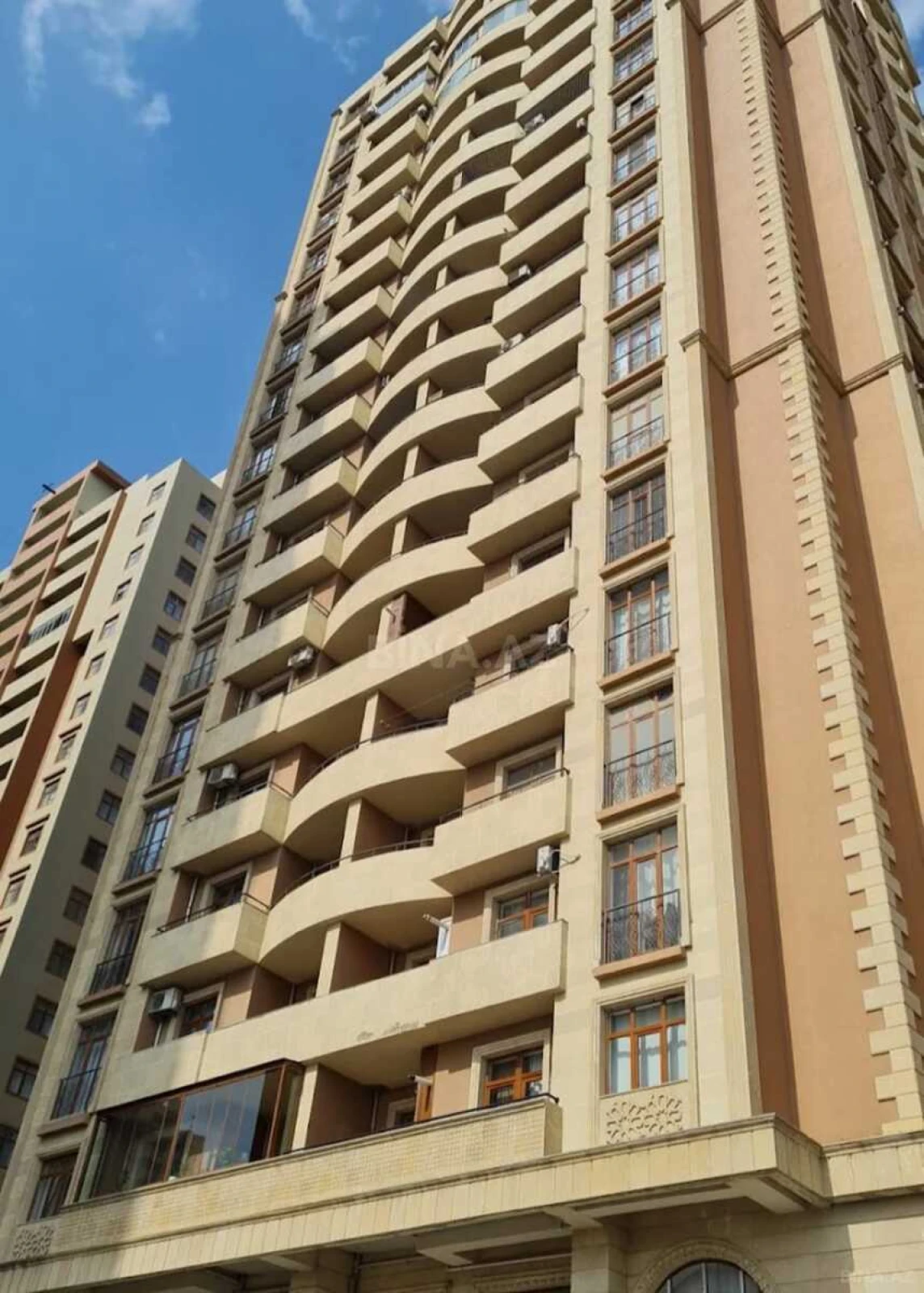 Satılır obyekt 465 m²