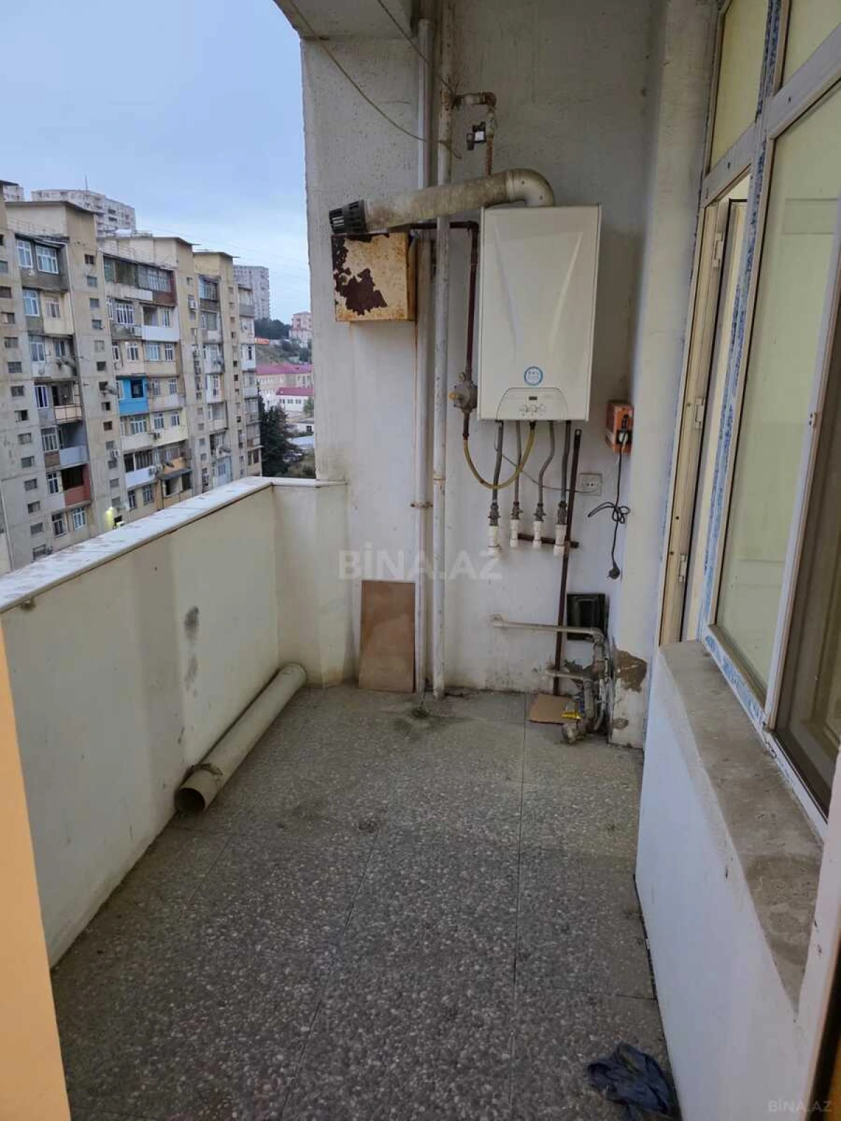 Satılır 2 otaqlı mənzil 82 m²