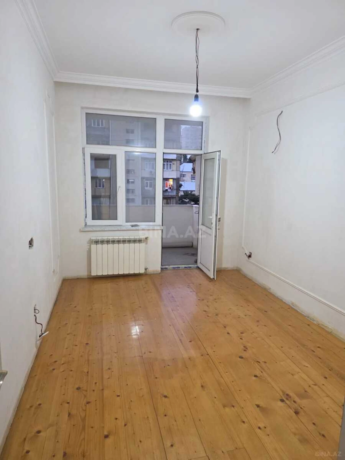 Satılır 2 otaqlı mənzil 82 m²