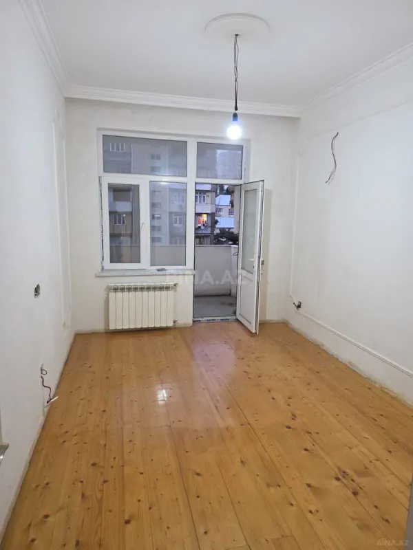 Satılır 2 otaqlı mənzil 82 m²