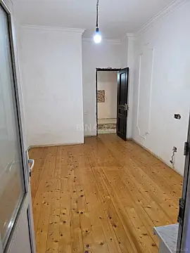 Satılır 2 otaqlı mənzil 82 m²