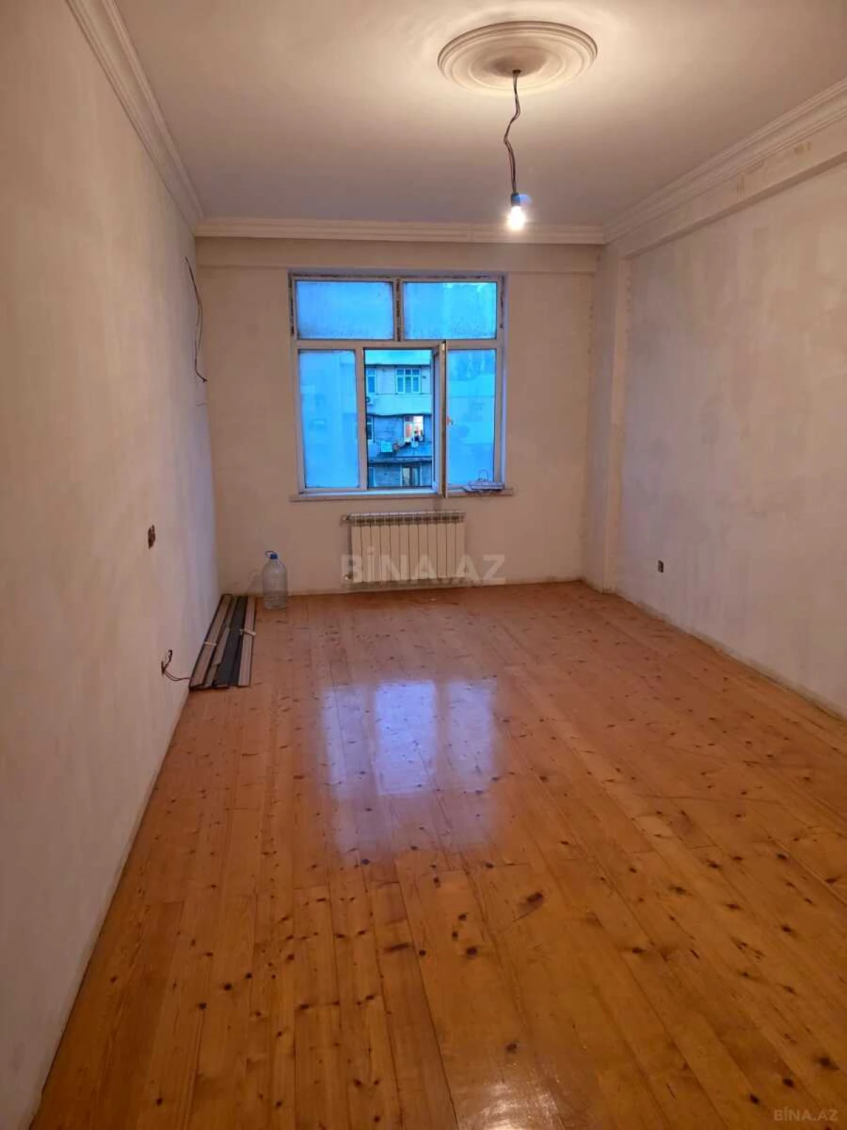 Satılır 2 otaqlı mənzil 82 m²