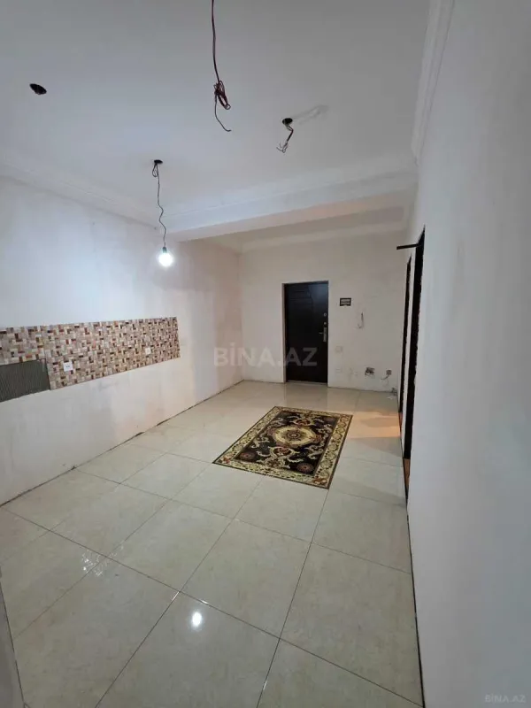 Satılır 2 otaqlı mənzil 82 m²