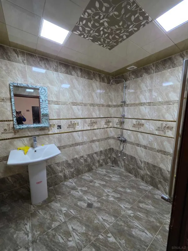 Satılır 2 otaqlı mənzil 82 m²