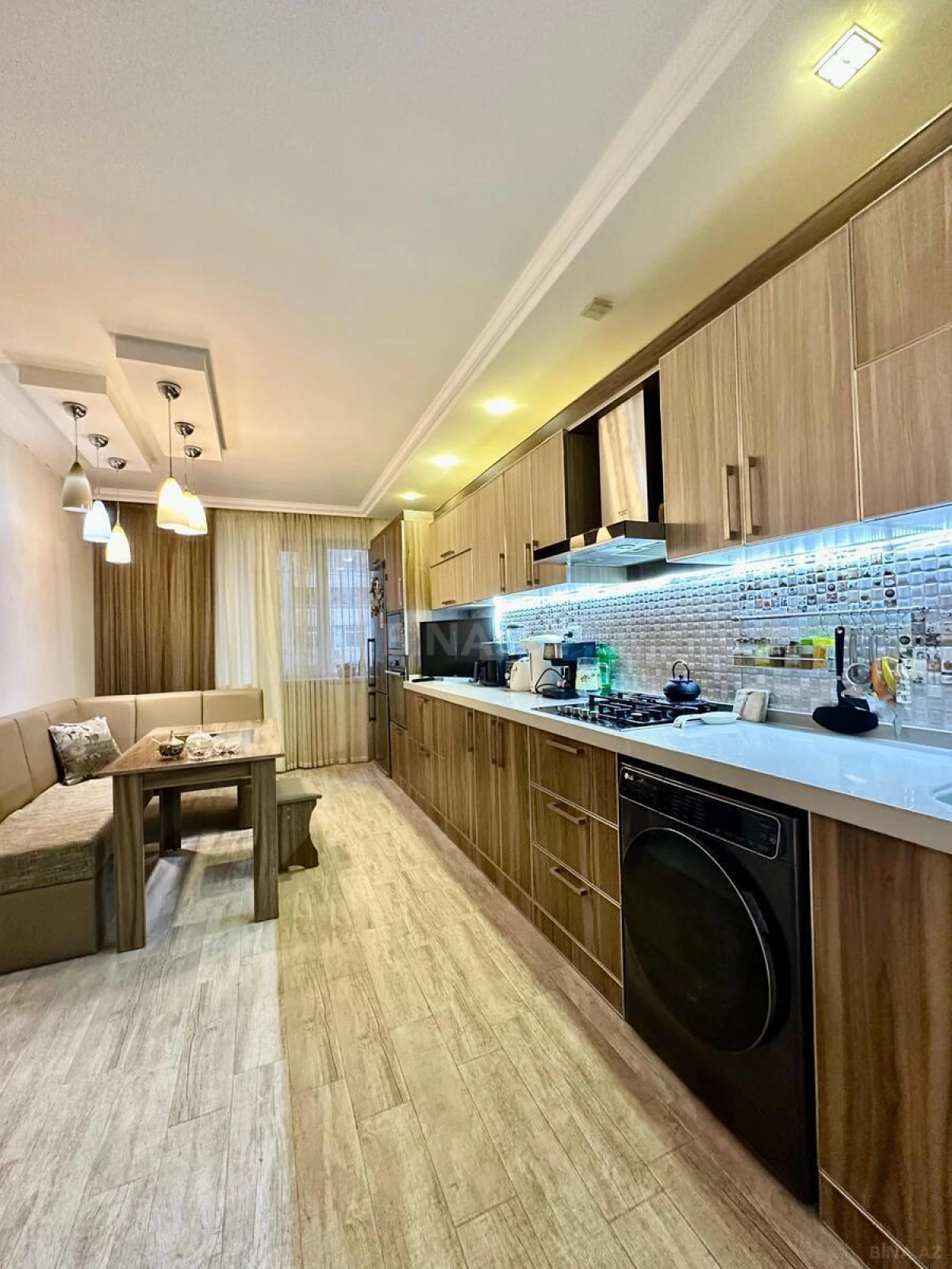 Satılır 3 otaqlı mənzil 136 m²