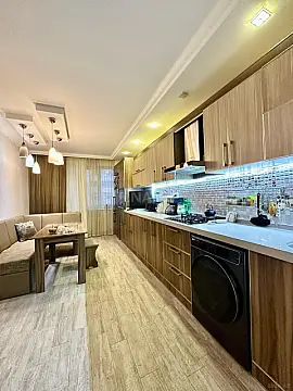Satılır 3 otaqlı mənzil 136 m²