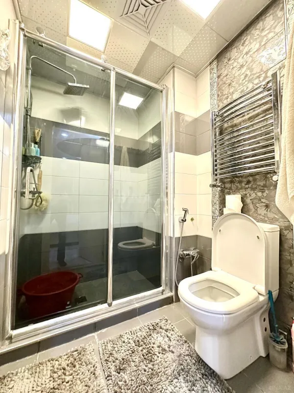 Satılır 3 otaqlı mənzil 136 m²