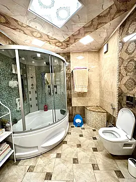 Satılır 3 otaqlı mənzil 136 m²