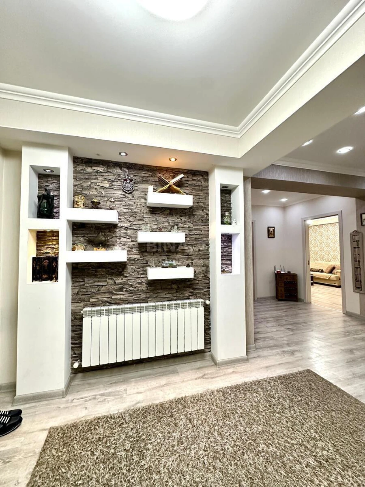 Satılır 3 otaqlı mənzil 136 m²
