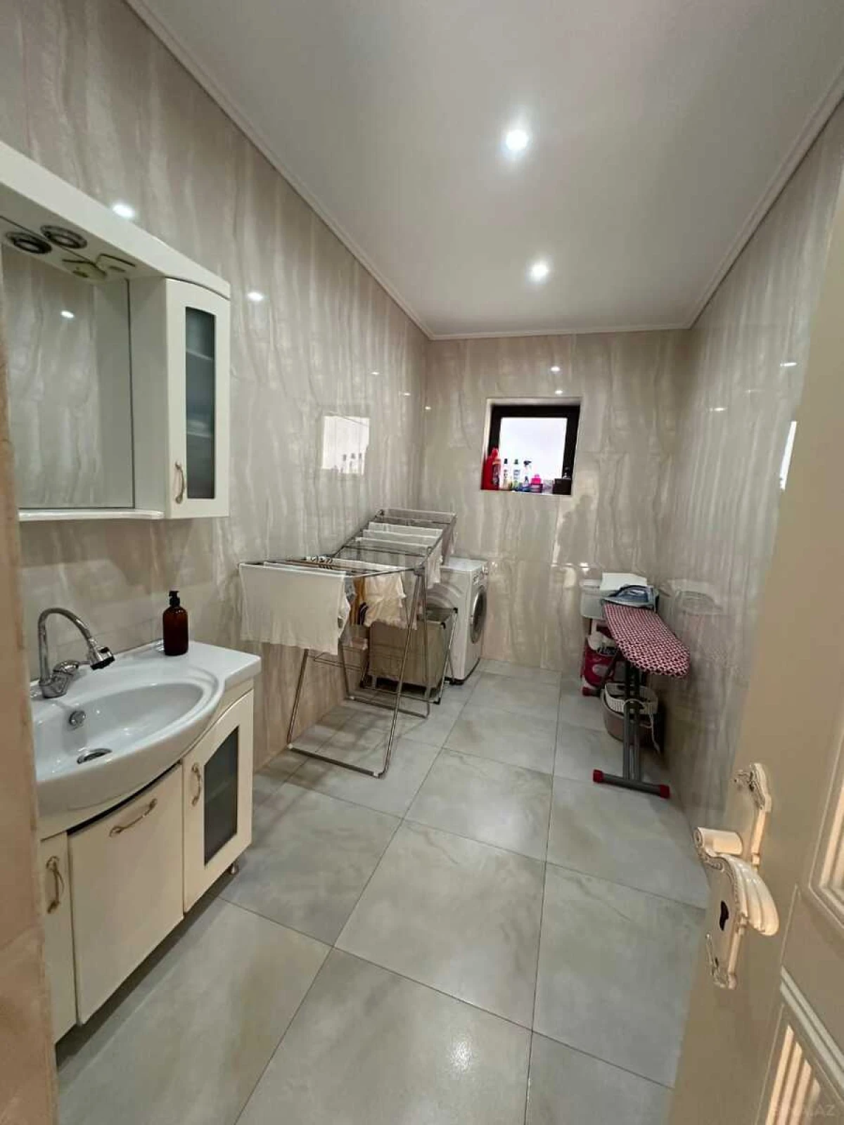 Kirayə verilir 6 otaqlı həyət evi 500 m²