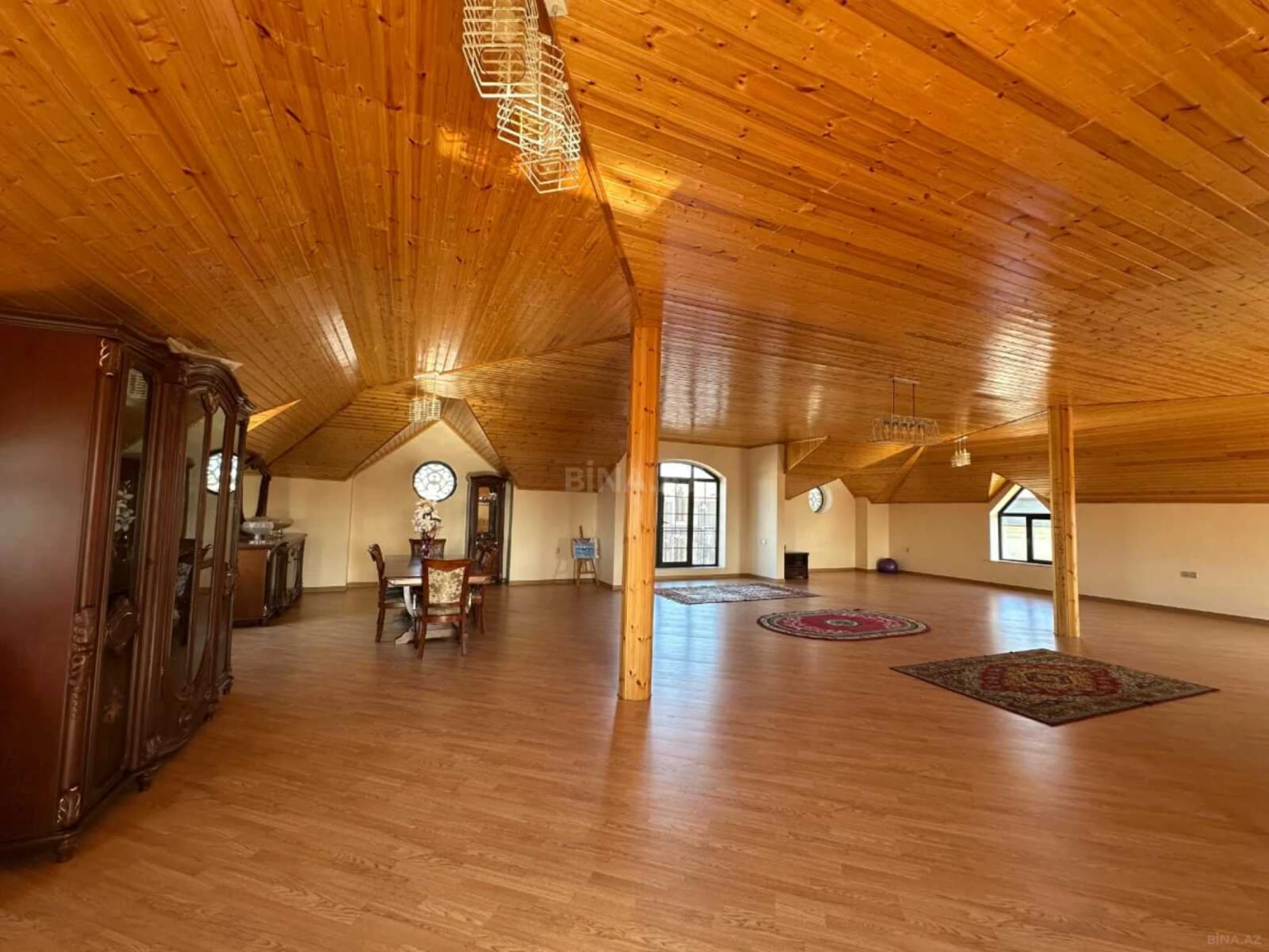 Kirayə verilir 6 otaqlı həyət evi 500 m²